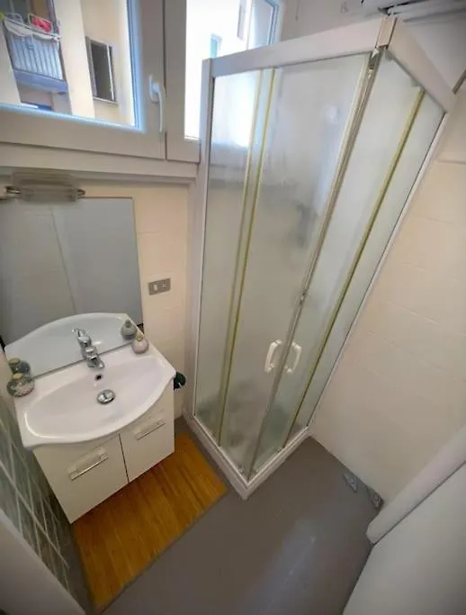Casa Milano - Near The Center And Public Transport Apartment 0*, Milan Italy